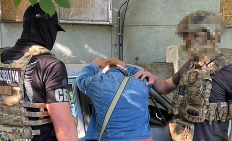 Їздила за 10 км від передової і передавала координати росіянам: СБУ затримала жінку