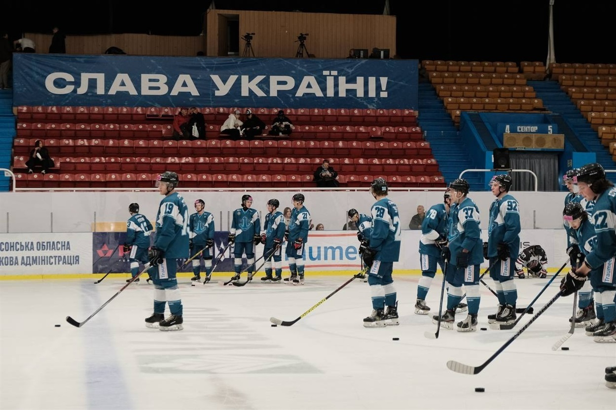 Гравці хокейного клубу «Дніпро»