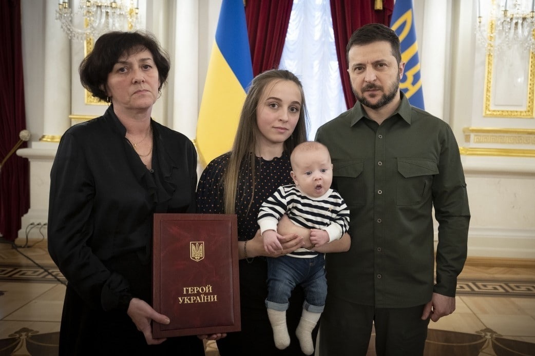 Родина загиблого героя Владислава Українця після нагородження