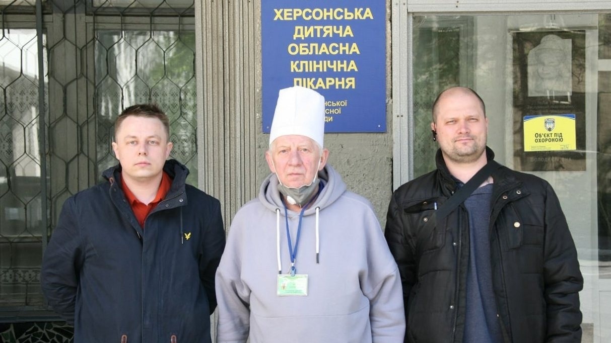Зліва направо: Дмітрій Жаворонков, колаборант Віктор Бурдовіцин та Роман Сапоньков