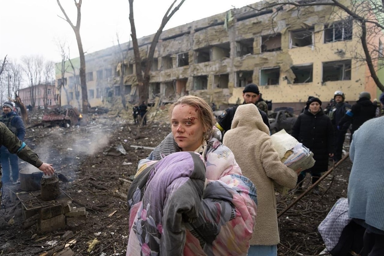 Наслідки денацифікації пологового будинку в Маріуполі, Україна. 9 березня 2022 року