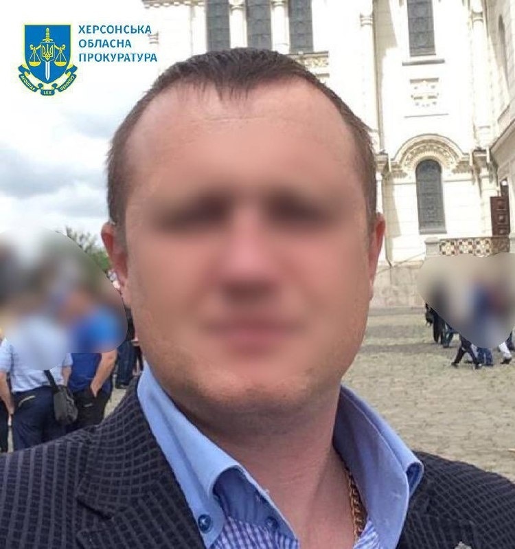 На жаль, імені підозрюваного правоохоронні органи не називають, а світлину публікують заблюрену