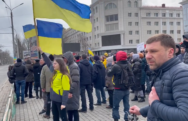 Журналістка продовжувала працювати в місті