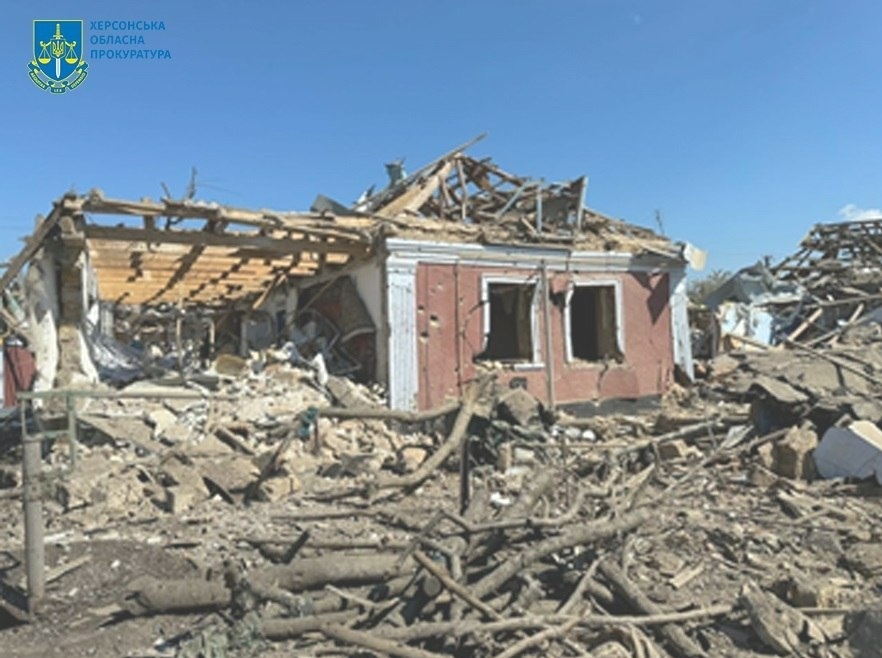 Наслідки ворожого обстрілу Білозерської територіальної громади