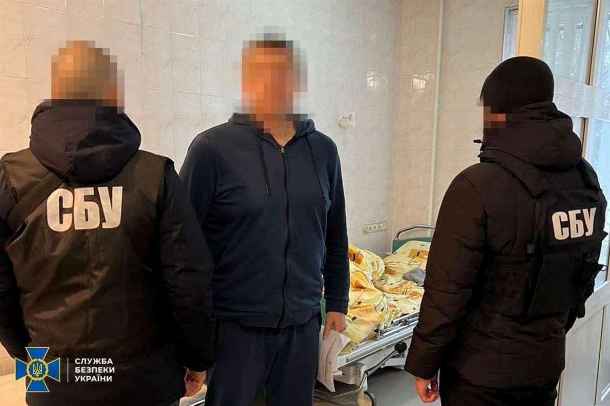 Момент оголошення підозри колишньому очільнику Херсонської ОВА Геннадію Лагуті