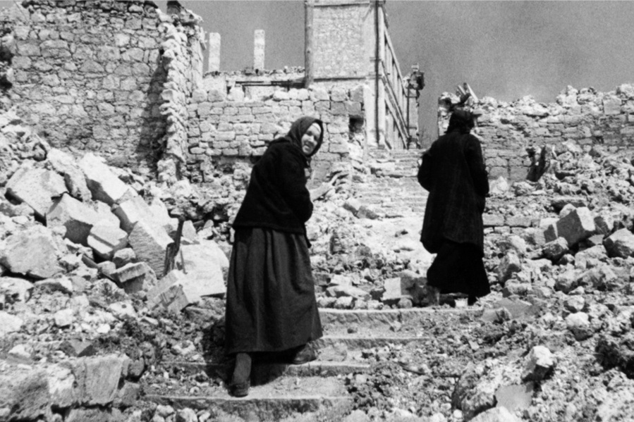 До 1960-х років Крим виглядав як суцільна руїна, московитам так і не вдалося відродити тут повноцінне життя