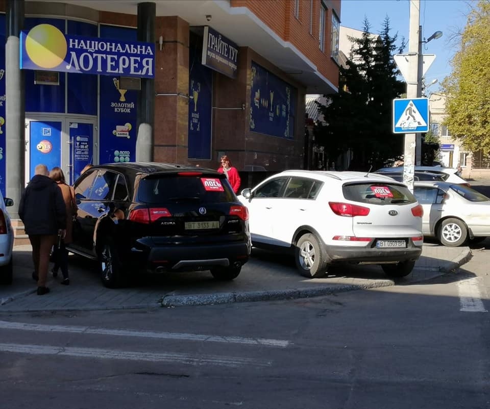 Фото порушників правил дорожнього руху у Херсоні