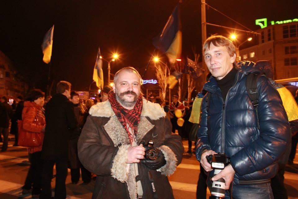 Олександр Корнякова та Олександр Карпенко, 24 листопада 2013 року. Херсон, площа Свободи