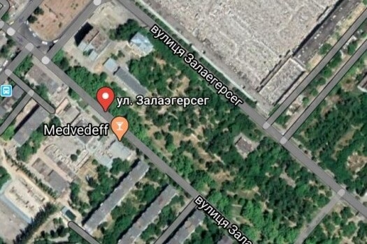 Тут будуть пішохідна доріжка, лавки та освітлення, якщо проект набере достатньо голосів