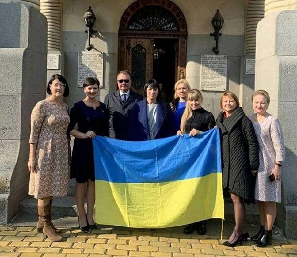Херсонська делегація в Угорщині на перемовинах щодо Кризового центру