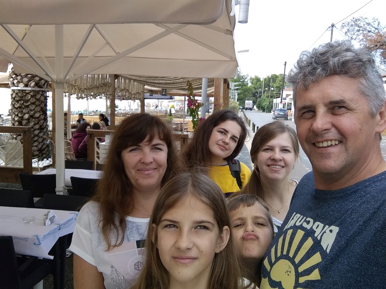 Олександр Яковлєв з родиною