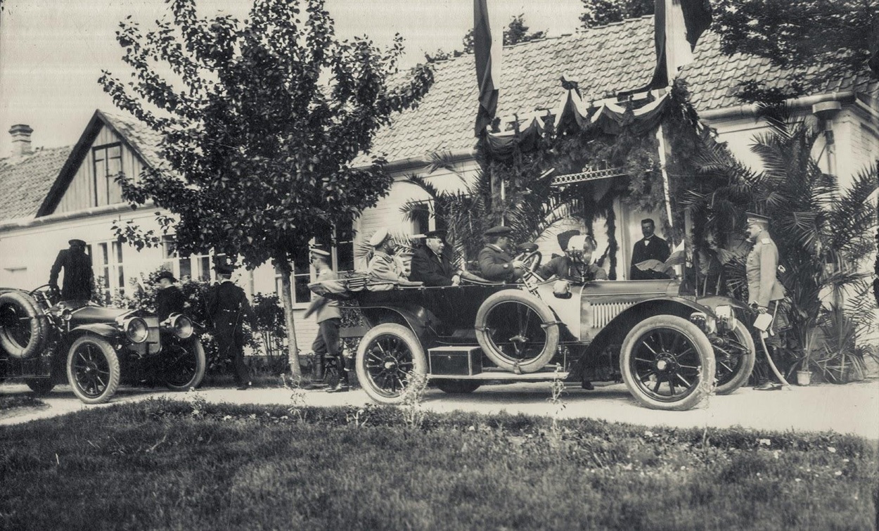 1914 рік. Фрідріх Фальц-Фейн та Микола ІІ в Асканії Нова