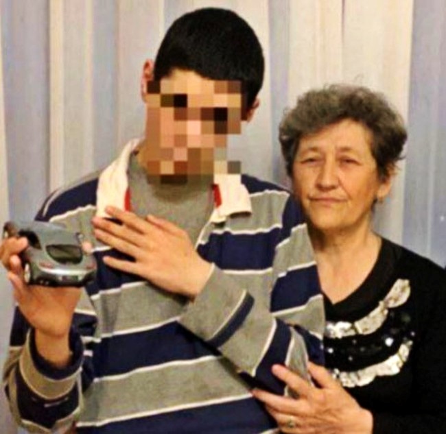 Артем із бабусею