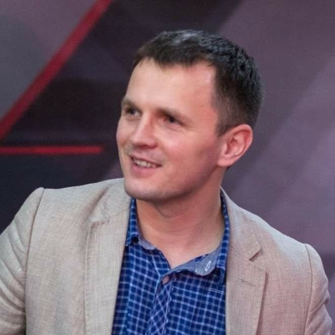 Роман Головня