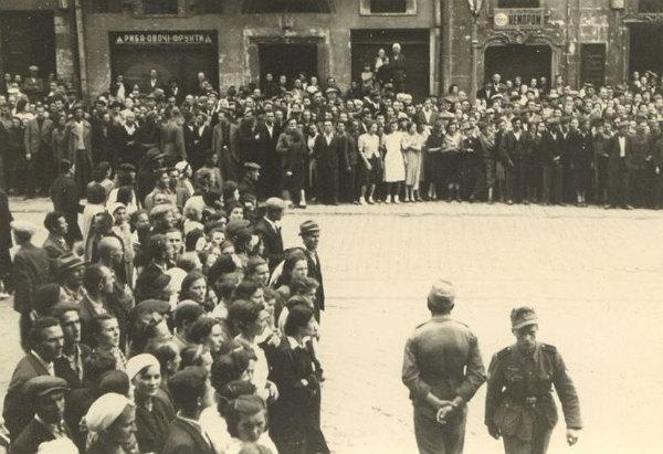  30 червня 1941 року. Львів'яни в очікуванні проголошення 