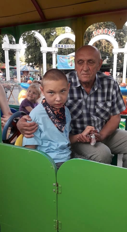 Сашко разом із дідусем