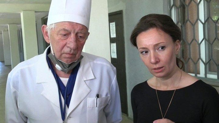 Херсонський зрадник Віктор Бурдовіцин та віцеспікерка ґосдуми Анна Кузнєцова