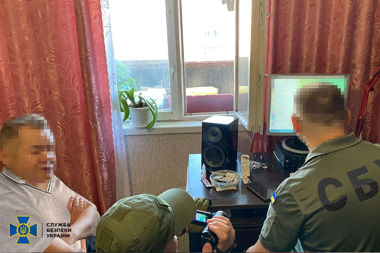 Обшук в помешканні псевдоосвітянина Андрія Гропянова