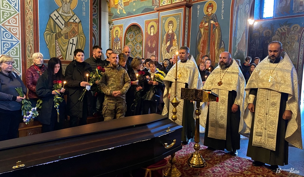Прощання з Іллею Долматовим