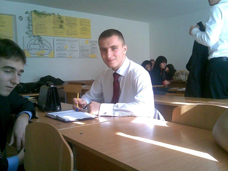 Роман Набєгов