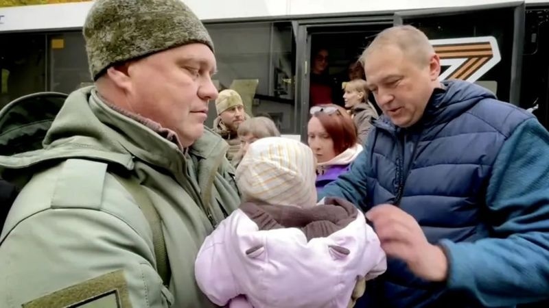 Ігарь Кастюкевич (ліворуч) в окупованому Херсоні організував вивезення дітей до Росії