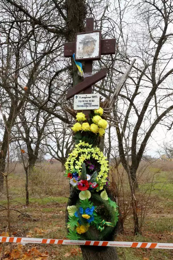 Імпровізований меморіал загиблим у Бузковому сквері