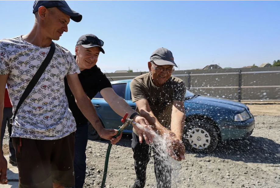Перші проби води