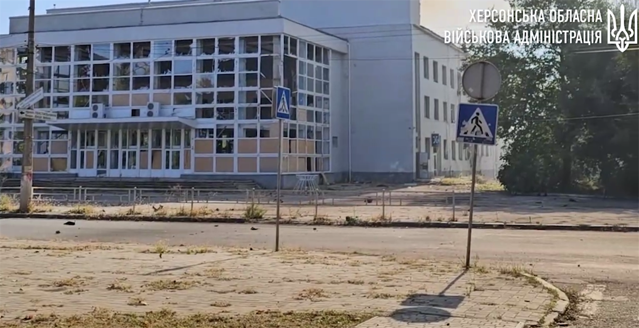 Так виглядає палац після обстрілу