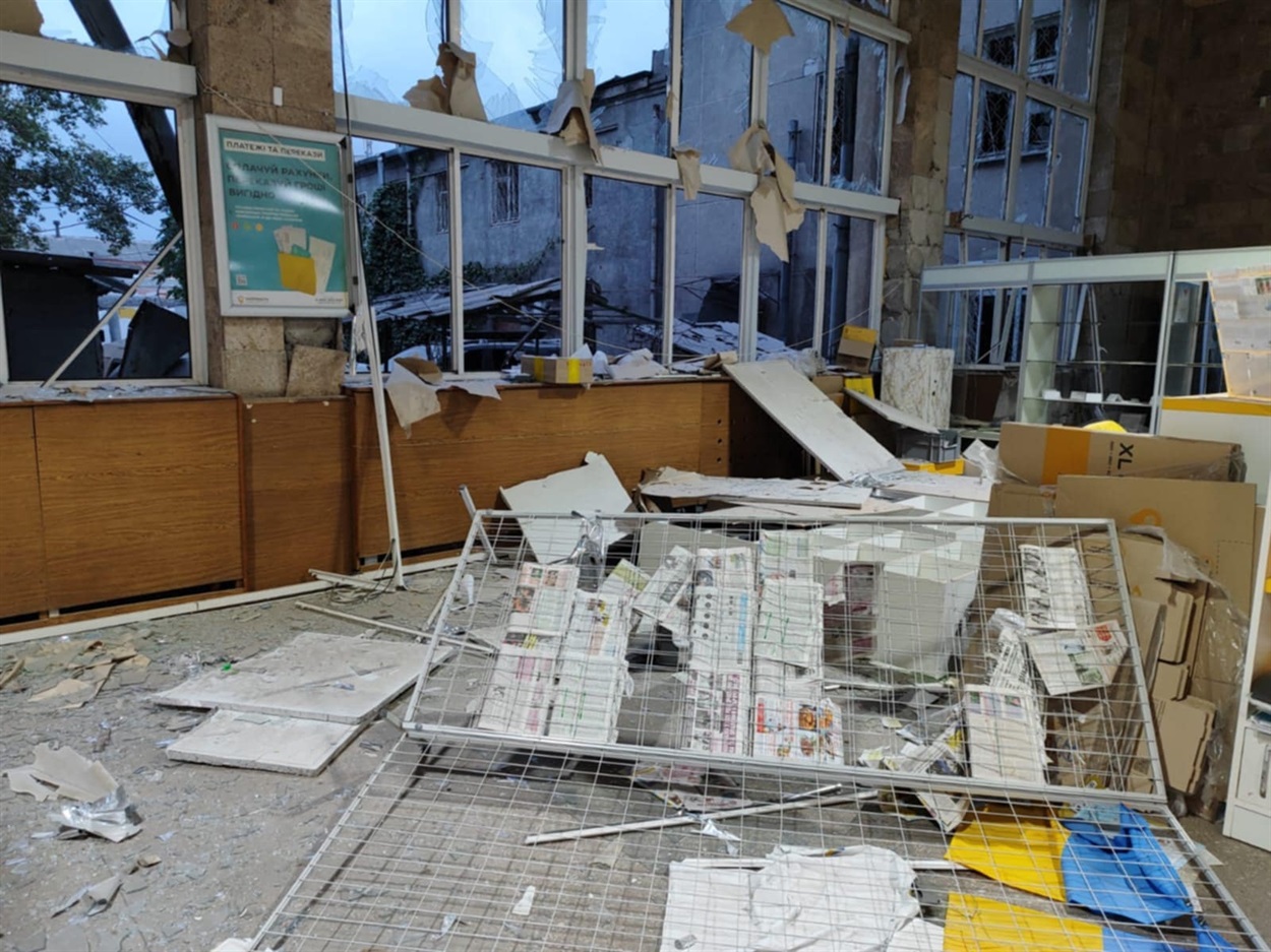 Головпоштамт після нічного обстрілу 10 жовтня 2024 року