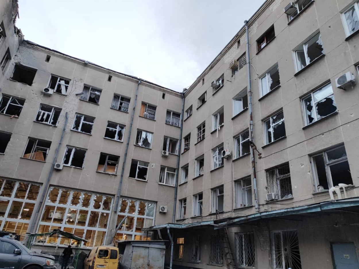 Головпоштамт після нічного обстрілу 10 жовтня 2024 року