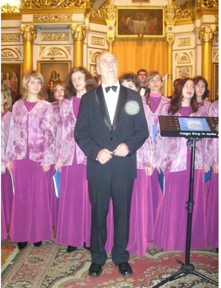 Юрій Зимовець з хором, 2004 рік