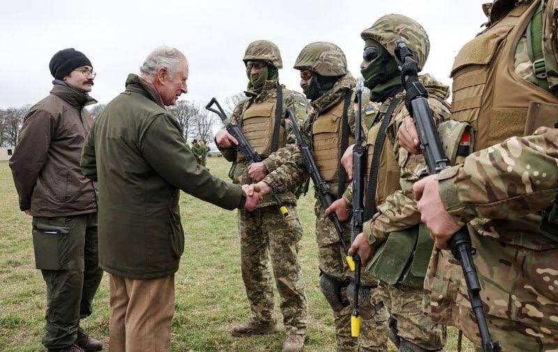Король Чарльз відвідав українських військових у 2023-му році у Вілтширі