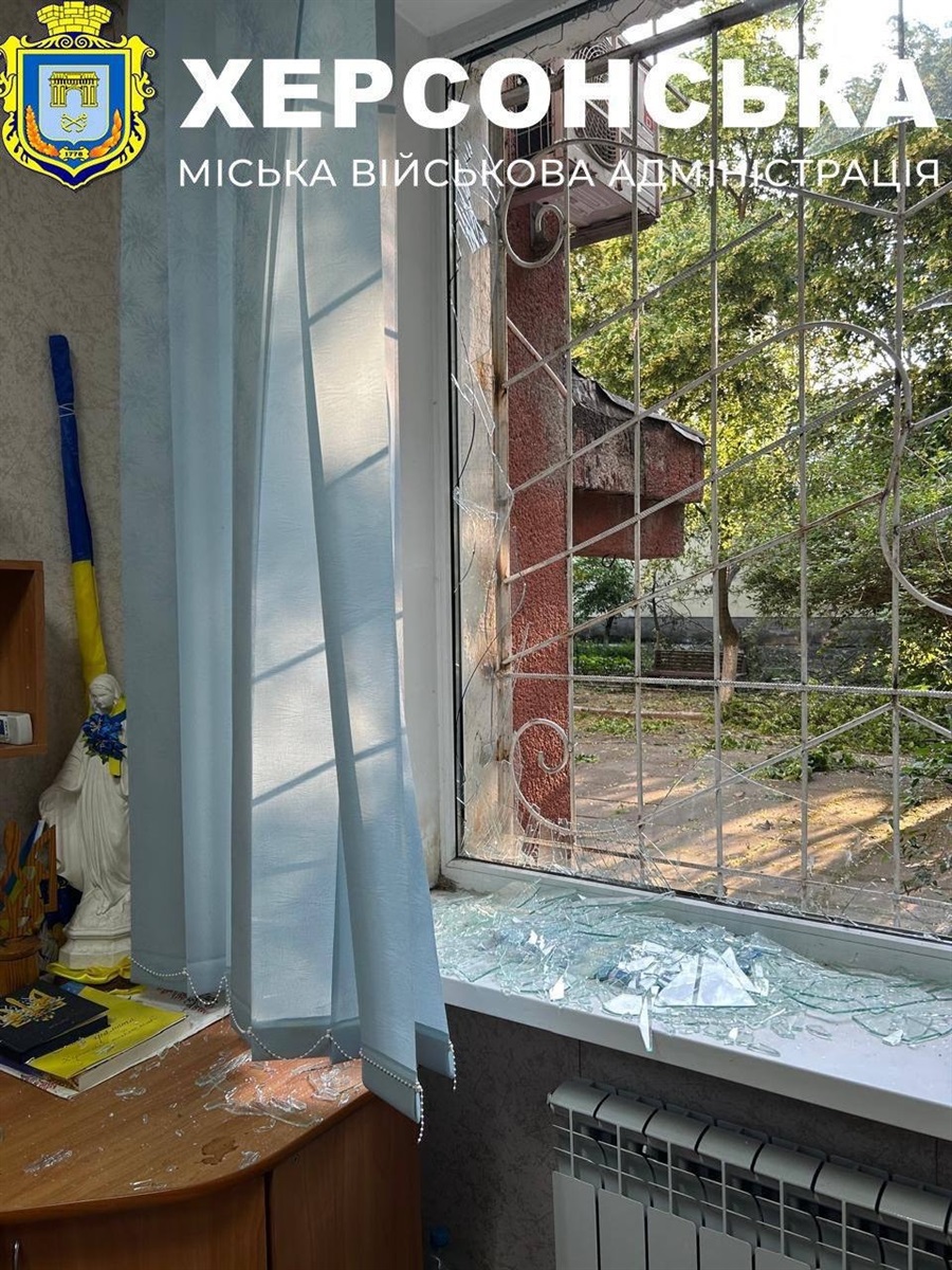 Один із відділів Херсонської міської ради після обстрілу 5 червня 2025 року