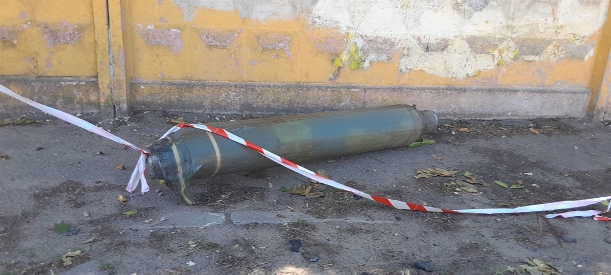 Уламок після російського обстрілу Херсона 31 серпня 2025 року
