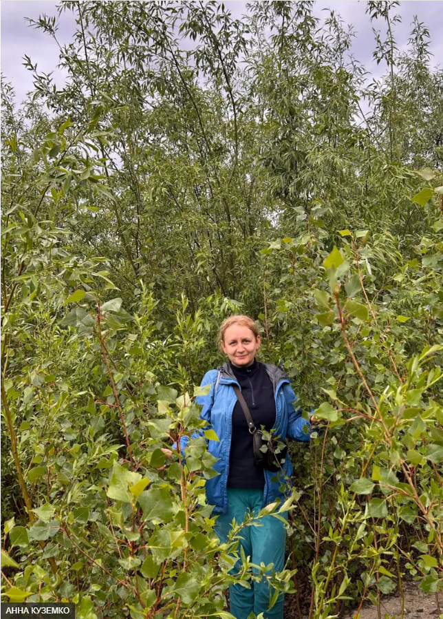 Анна Куземко під час експедицію у колишньому Каховському водосховищі, травень 2025 року