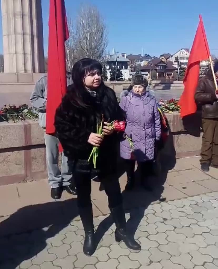 Кузьміч під час мітингу зрадників у Херсоні, березень 2022 року. 