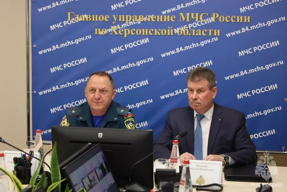 Васілій Мілюков – праворуч, на засіданні у серпні 2025 року