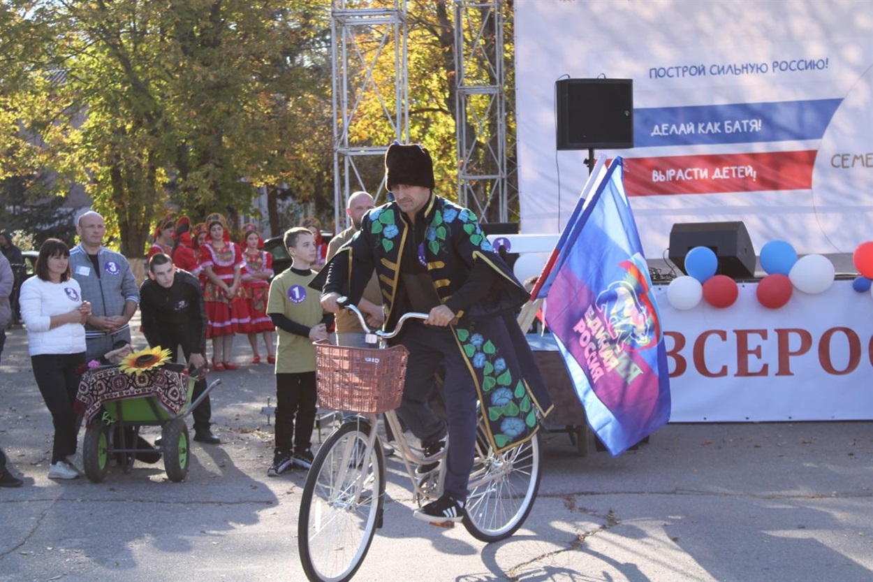 Ряжені на БатяФесті