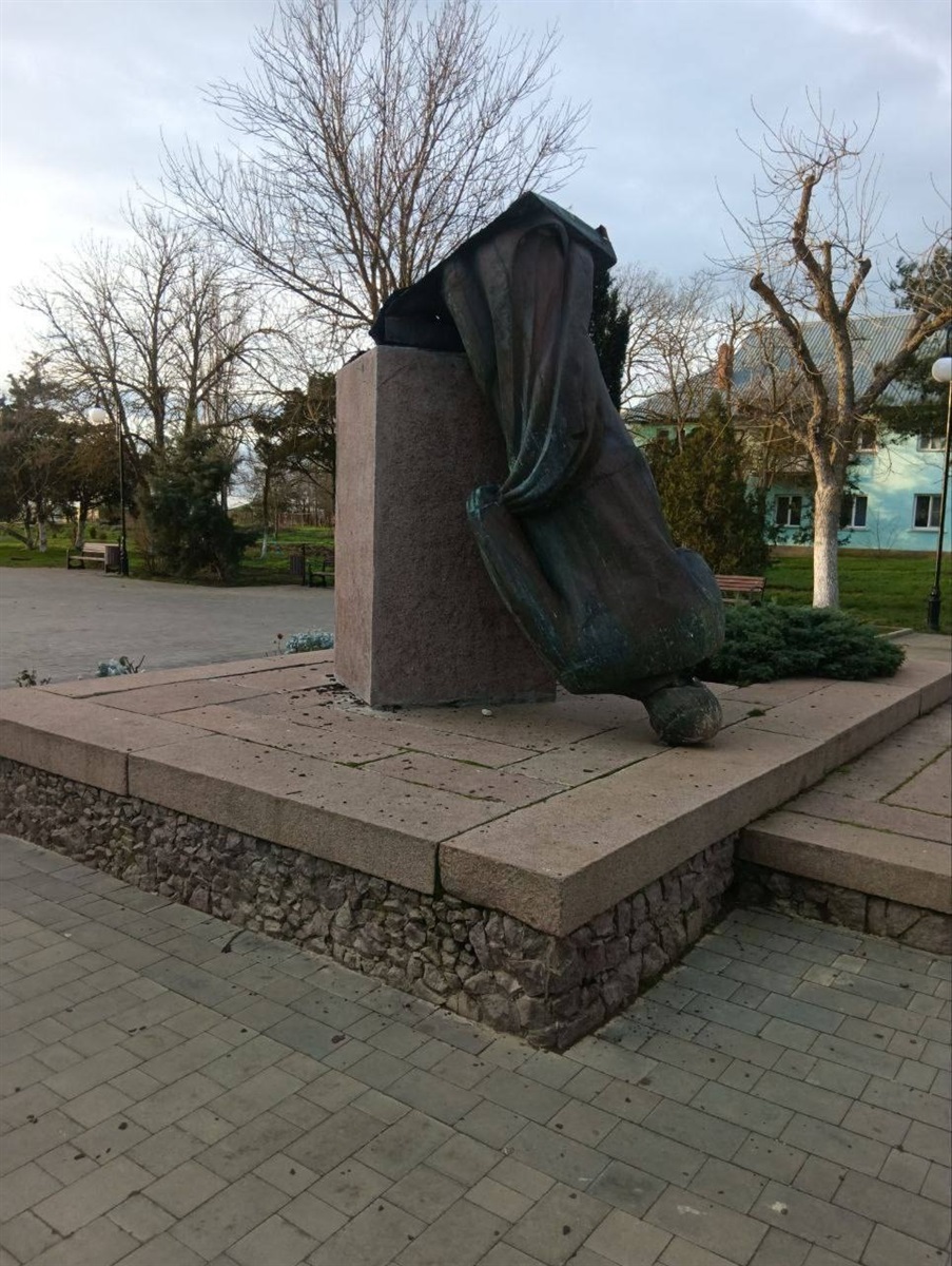 Пам'ятник Леніну в Приморському, 3 січня 2026 року