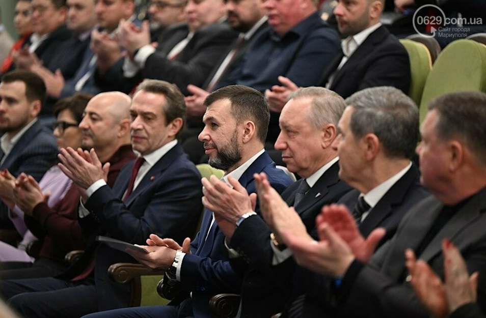 «Церемонія» відкриття театру в окупації