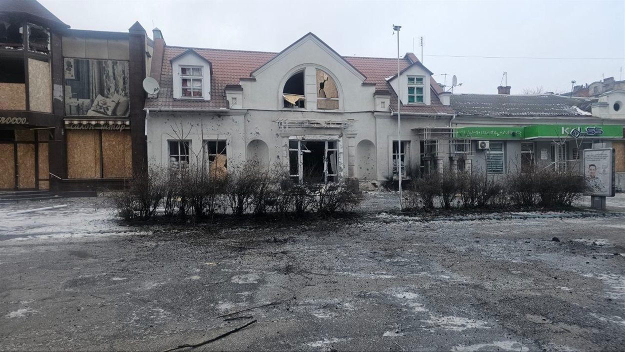 Наслідки російських обстрілів Херсона 7 лютого 2026 року. 