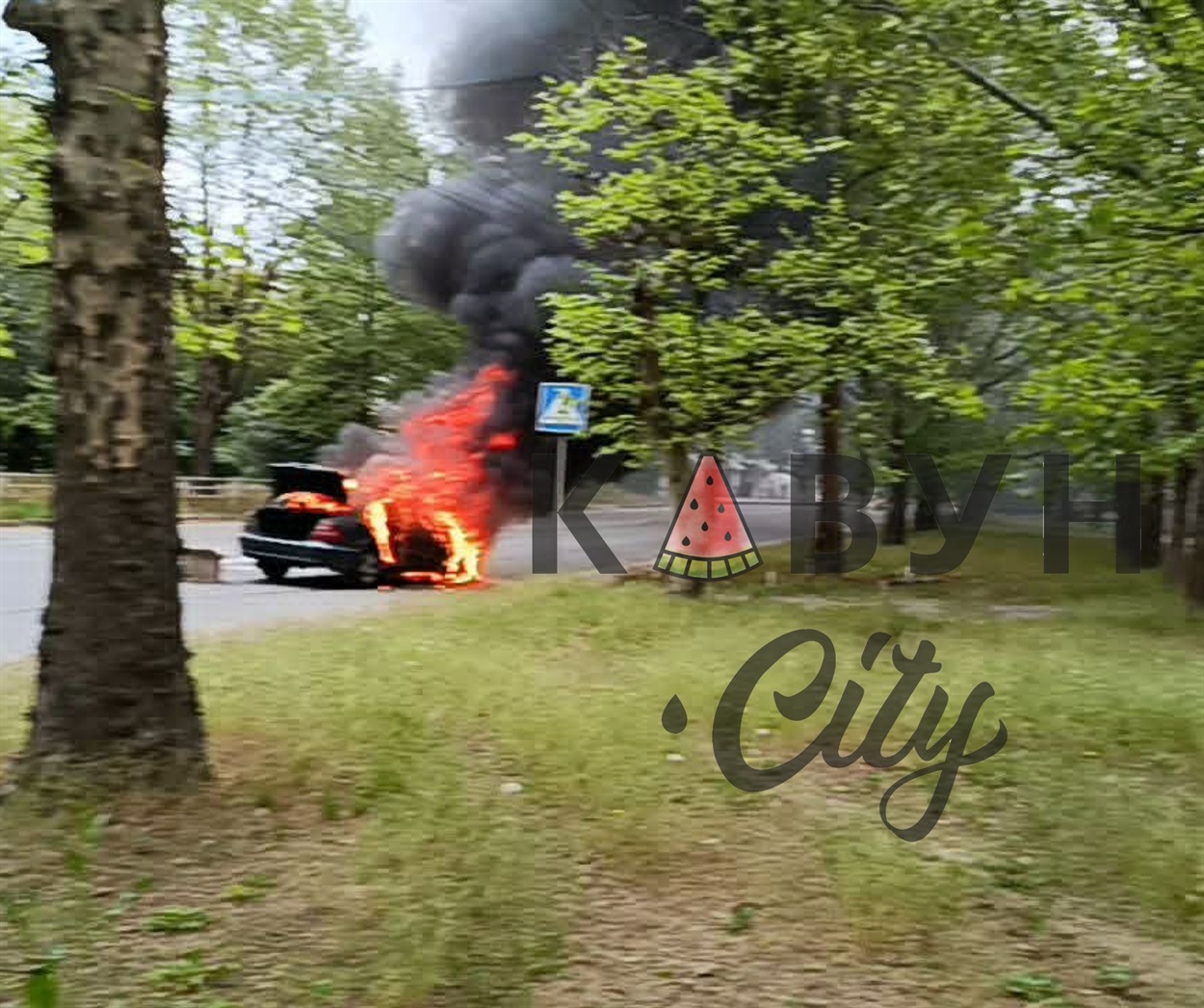 Авто в Херсоні після атаки дрона 13 травня 2026 року