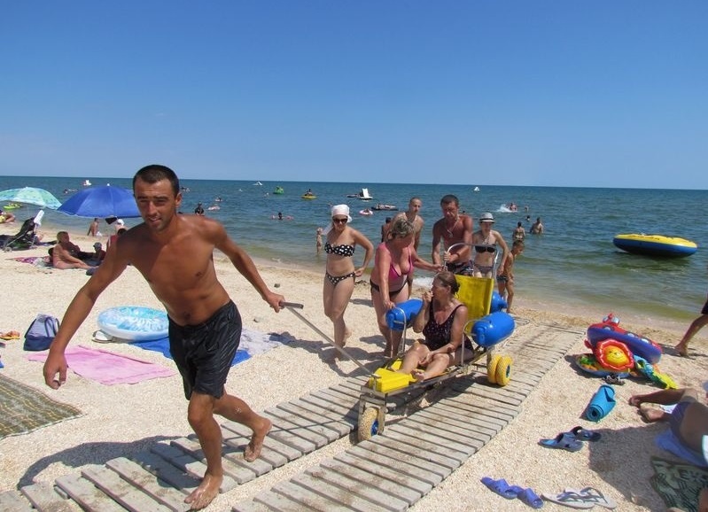 Пляж у Щасливцевому. 2019 рік.