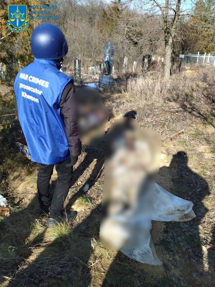 Окупанти розстріляли чоловіків на подвір'ї одного зі своїх жертв